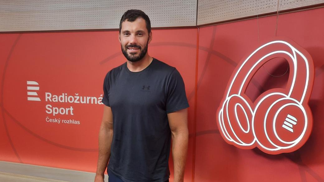 Kajakář Josef Dostál ve studiu Radiožurnálu Sport