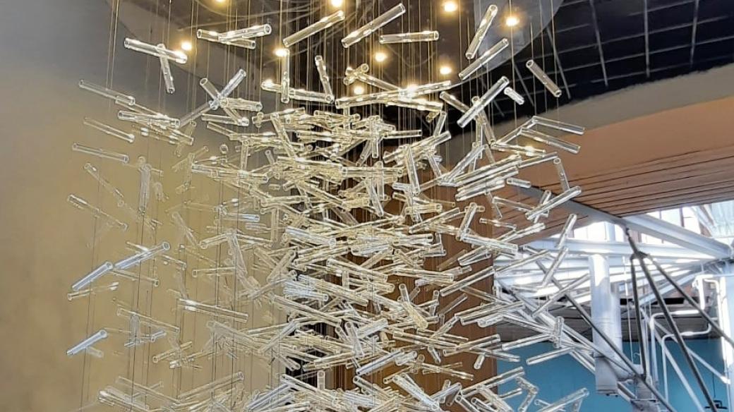 Lustr ze sklárny Novotný Glass