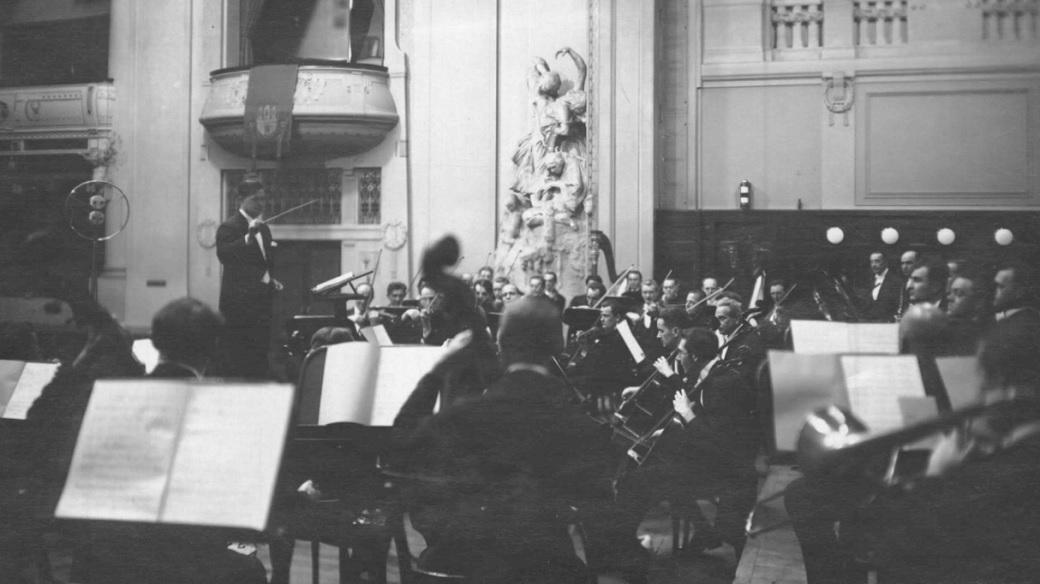 Ilustrační foto (koncert České filharmonie ve Smetanově síni, 1940)