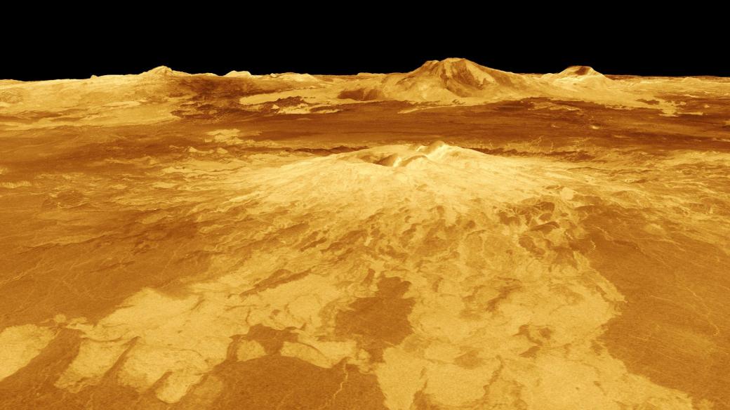 Sopky na Venuši. Počítačově generovaný pohled na povrch planety, založený na radarových datech ze sondy Magellan
