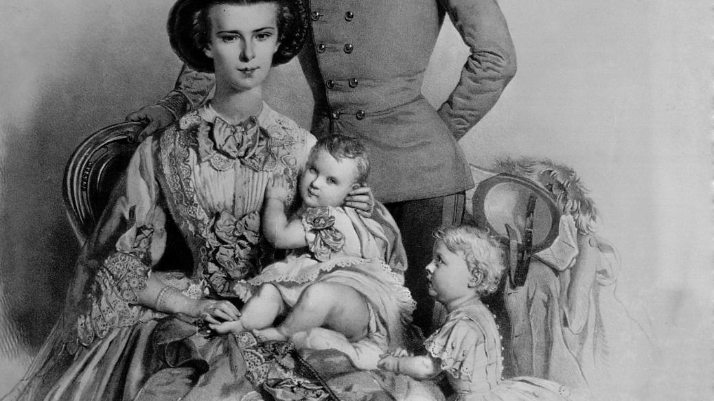 Císař František Josef s manželkou Alžbětou Bavroskou, dcerou Gizelou a synem Rudolfem