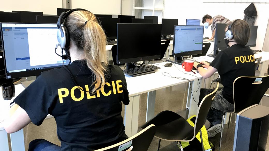 Hygienikům v Libereckém kraji pomáhají s trasováním policisté, prostory zapůjčila Technická univerzita
