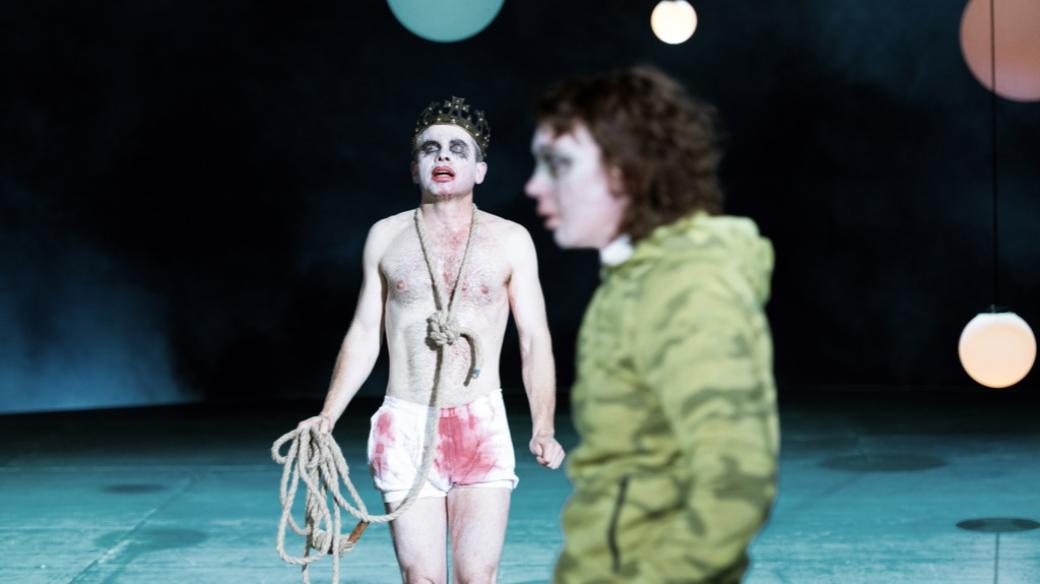 Inscenace Richard the Kid & the King hamburského divadla