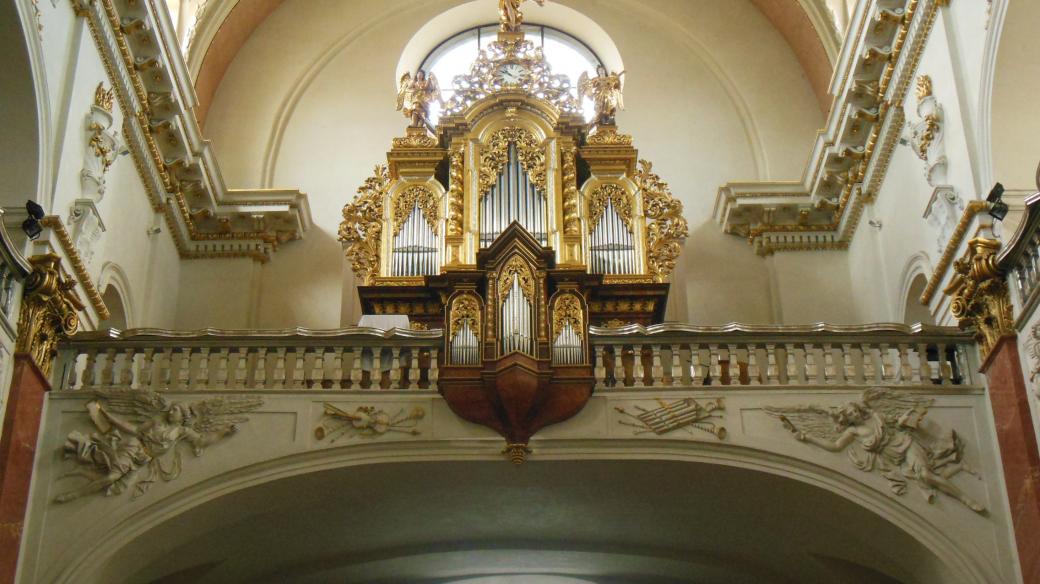 Varhany v kostele sv. Ignáce z Loyoly na Karlově náměstí v Praze