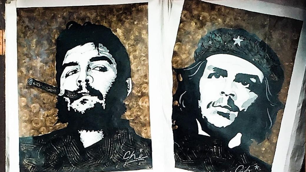 Che Guevara na obrázcích v ulicích Havany