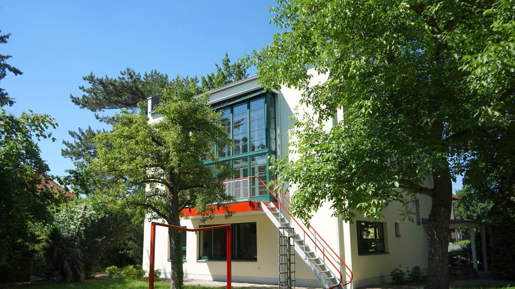 Haus Rabe ve Zwenkau, Německo. Architekt Adolf Rading a výtvarný umělec Oskar Schlemmer