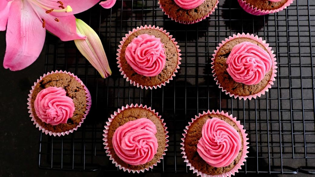 Cupcaky jsou sice americkou záležitostí, ale v Británii se staly popkulturou v gastronomii. Skvěle se hodí na svátek Valentýna