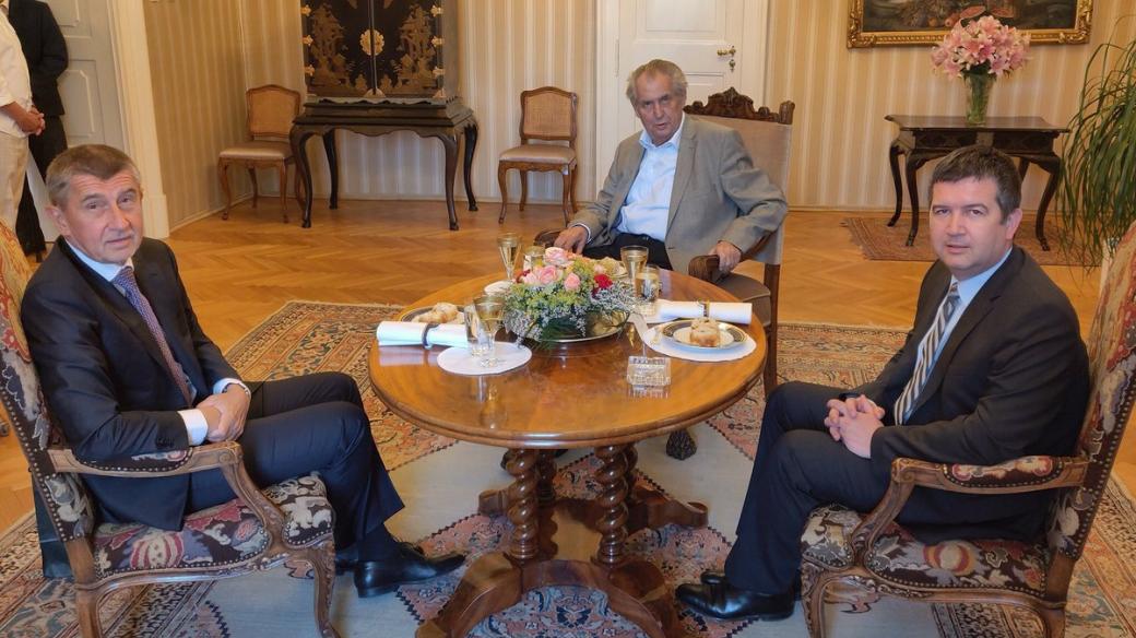 Schůzka prezidenta Miloše Zemana s premiérem Andrejem Babišem a šéfem ČSSD Janem Hamáčkem