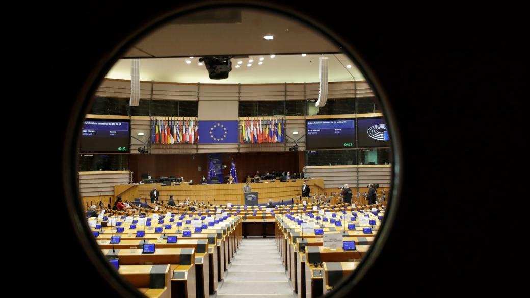 Evropský parlament schválil sedmiletý rozpočet EU a fond obnovy