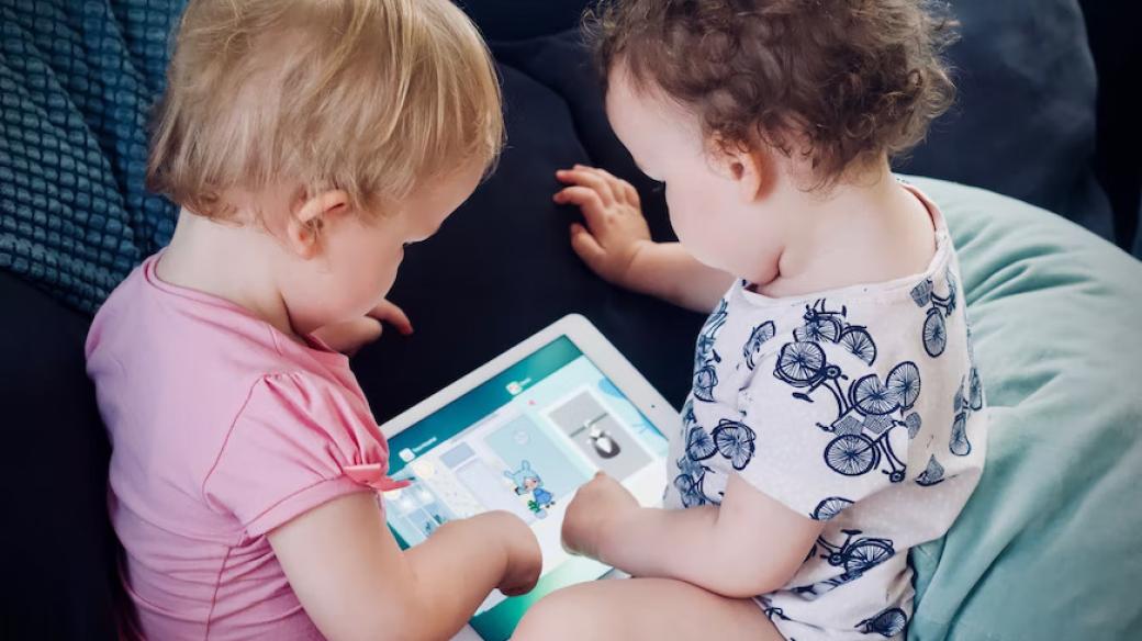 děti, digitální technologie, tablet