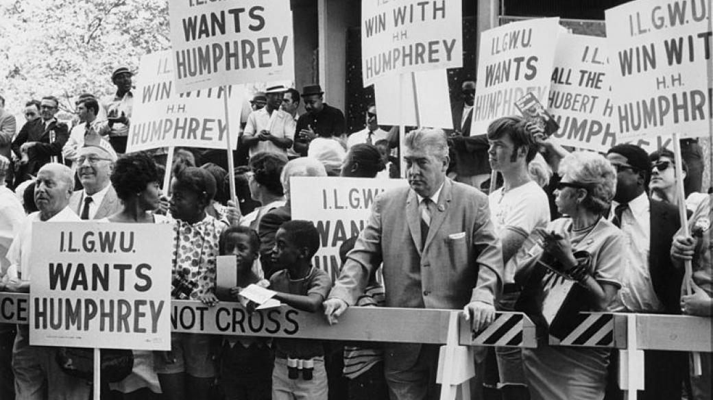 770px-Rally_for_Hubert_H._Humphrey_during_August_15,_1968.jpg