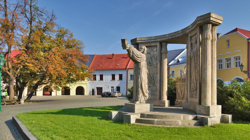 Pomník Jana Blahoslava, Horní náměstí, Přerov