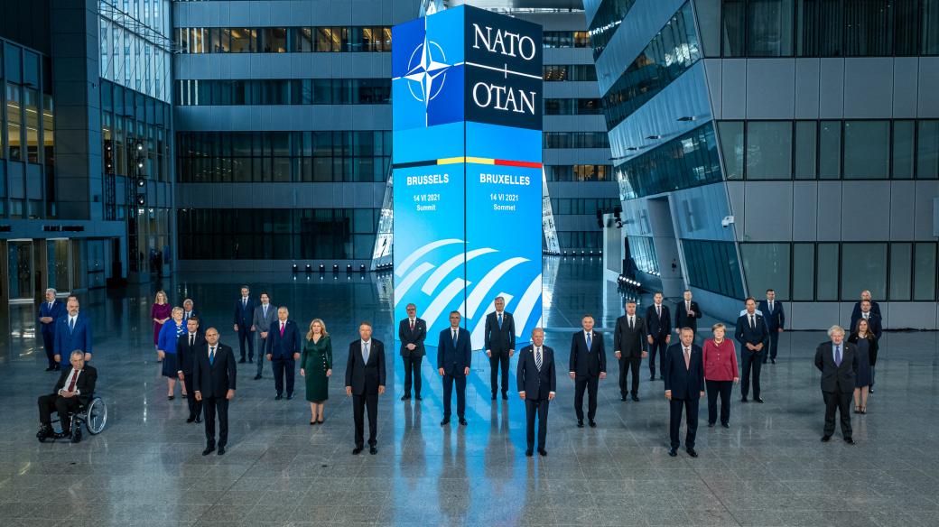Lídři zemí NATO na summitu v roce 2021