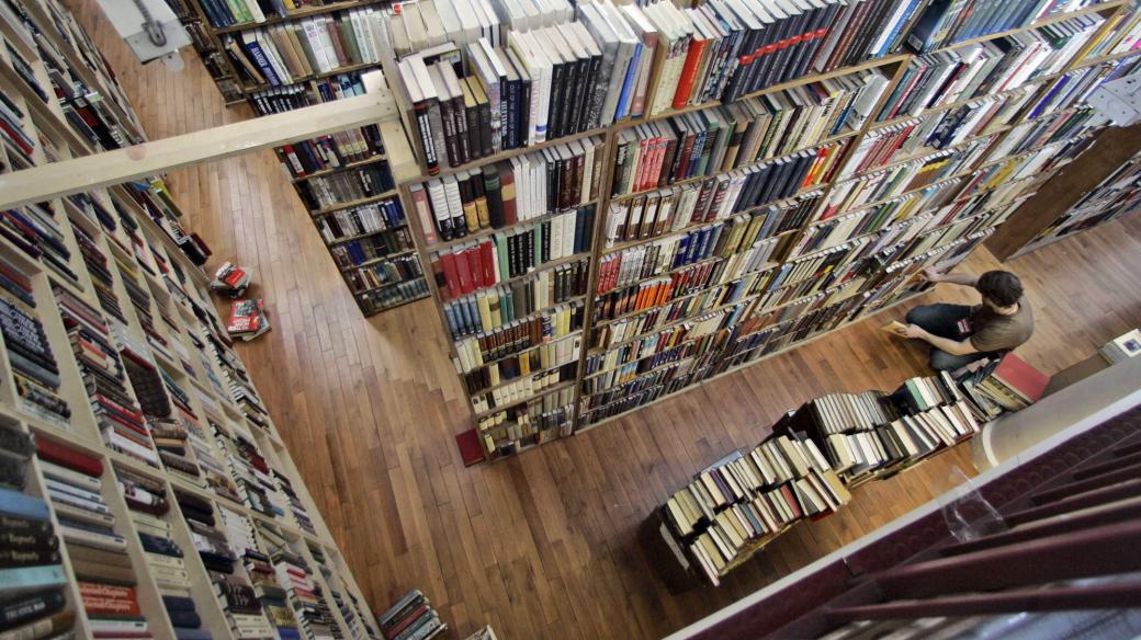 Knihy, knihovna, knihkupectví (ilustrační foto)