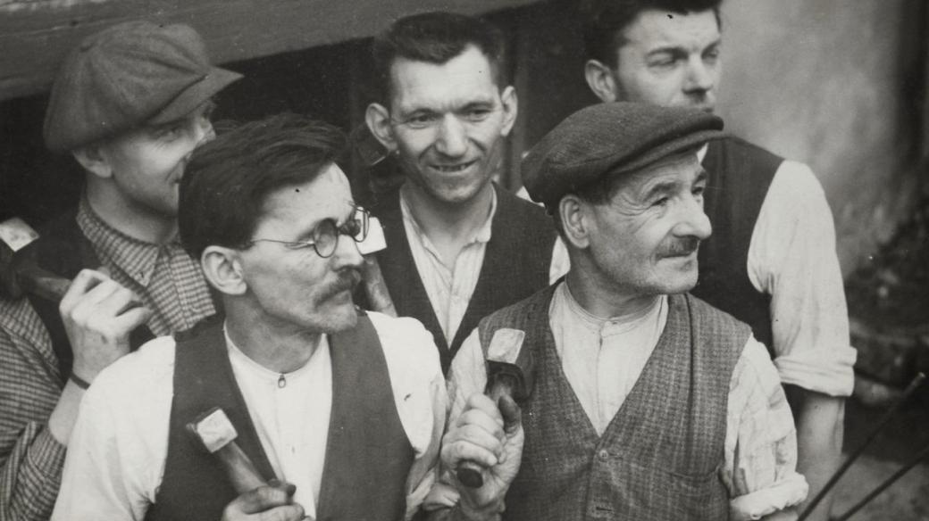 Z cyklu Ze života cvokařských dělníků na Podbrdsku. Foto: pravděpodobně Jan Křen, 30. - 40. léta 20. století