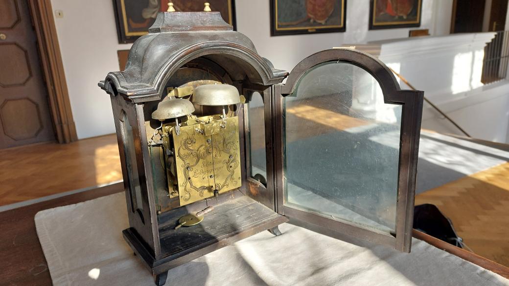 Hodiny v depozitáři velkomeziříčského muzea pocházejí z pozůstalosti po knězi Aloisi Malcovi
