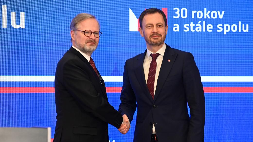 Společné jednání slovenské a české vlády v Trenčíně, premiéři Eduard Heger a Petr Fiala