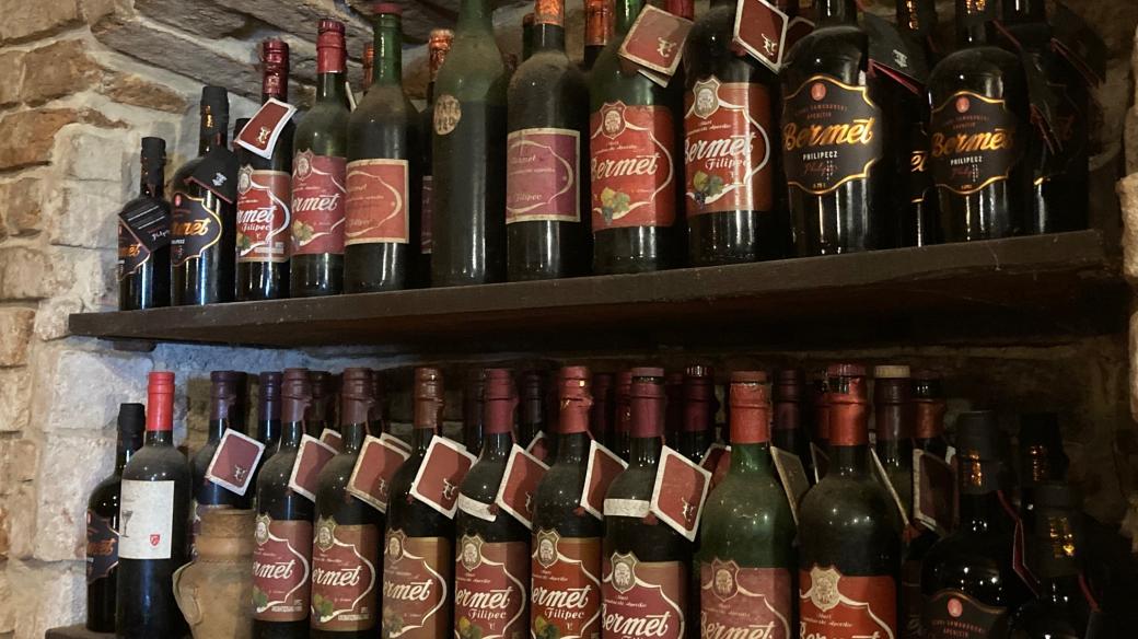 Vinařství pana Antuna Filipce v centru Samoboru. Jeho rodina už 200 let vyrábí zdejší specialitu: samoborský bermet, aromatizované víno