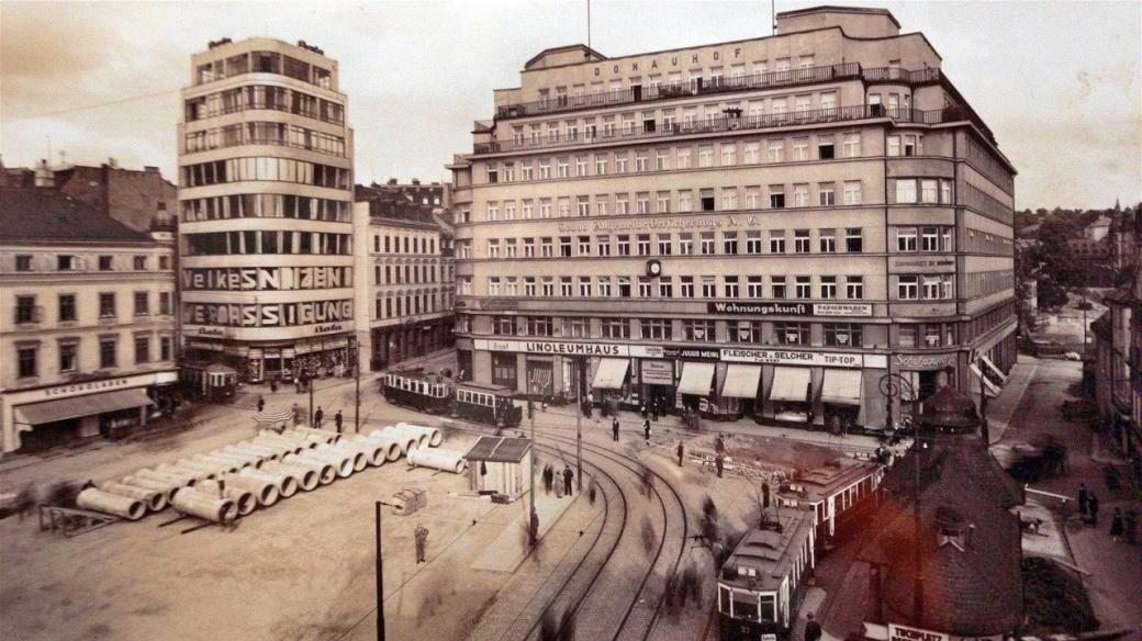 Soukenné náměstí neslo jméno Tuchplatz do roku 1938