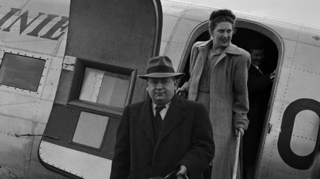 Eugen Löbl 4. dubna 1948 na ruzyňském letišti