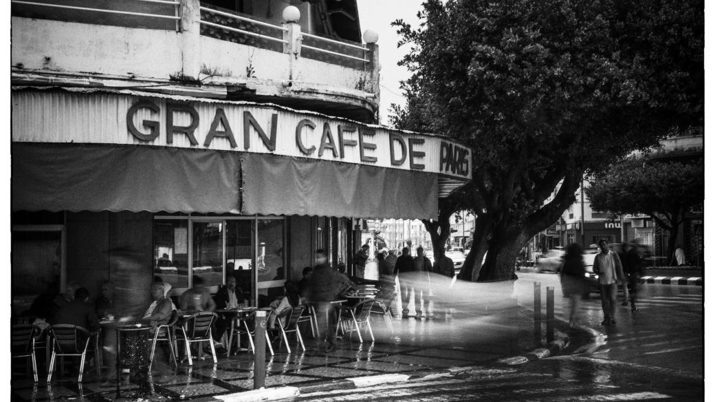 Legendární kavárna Grand Café de Paris ve městě Tanger
