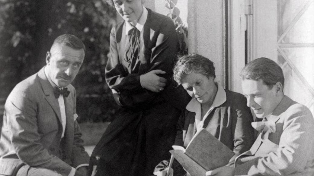 Thomas Mann, dcera Erika, manželka Katia a syn Klaus (1929)