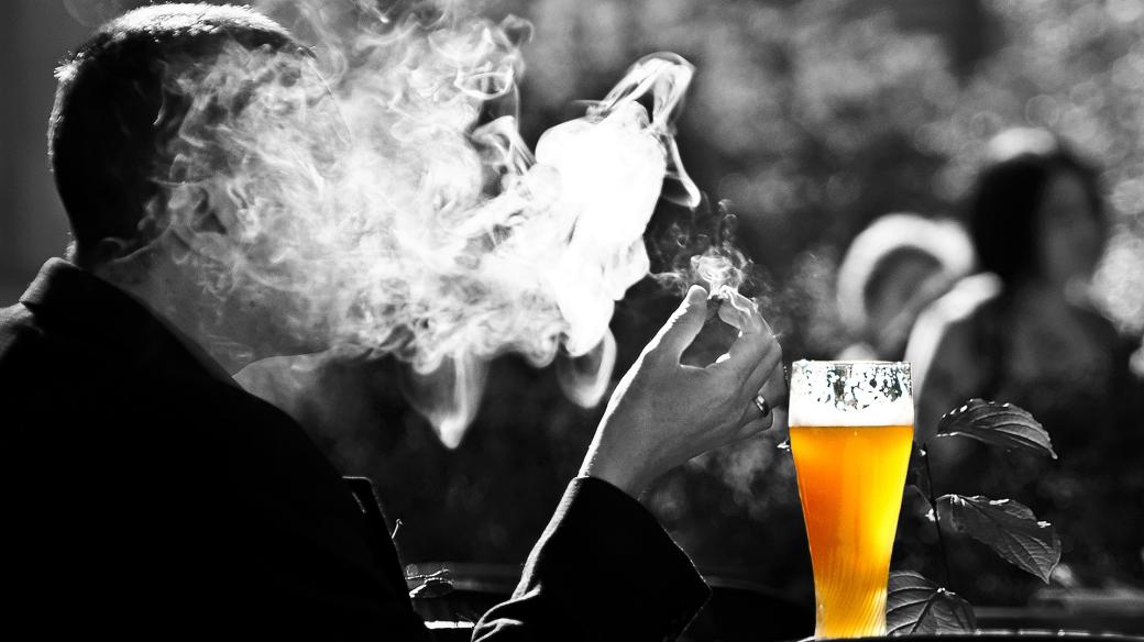 Kouření a alkohol patří mezi rizikové faktory pro vznik rakoviny