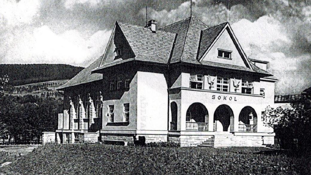 Sokolovna ve Vsetíně - historické foto