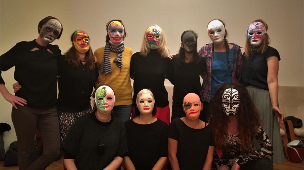Účastnická skupina Zázemí při práci s maskami