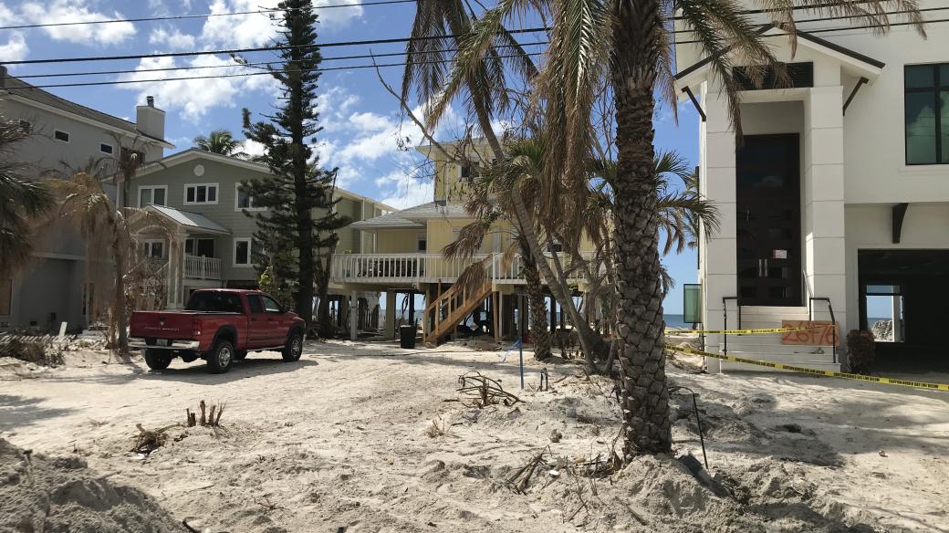 Přízemí domu Brendy na pobřeží Floridy smetl hurikán Ian