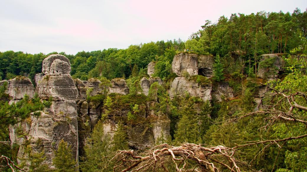 Hruboskalsko a skalní města vůbec patří mezi nejoblíbenější místa Českého ráje