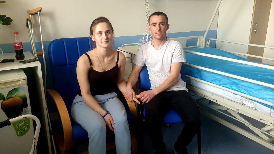 Yevheniie z Ukrajiny, která prodělala v Uherskohradišťské nemocnici operaci nohy