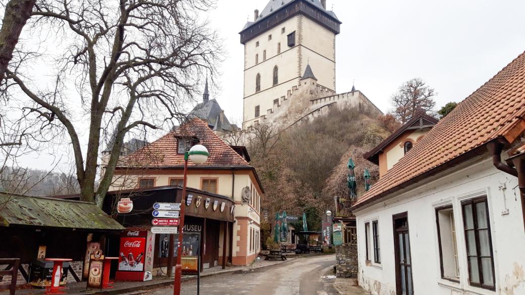 Hrad Karlštejn má mezi českými hrady výjimečné postavení