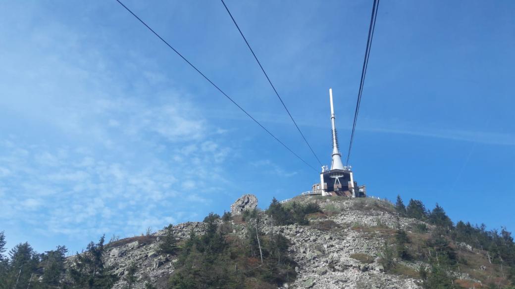 Město Liberec začne jednat s ministerstvem dopravy a s Českými drahami o možnosti získání pozemků a staveb lanovky na Ještěd
