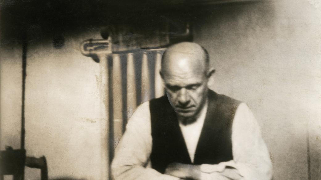 Ernst Thälmann ve vězení v roce 1943
