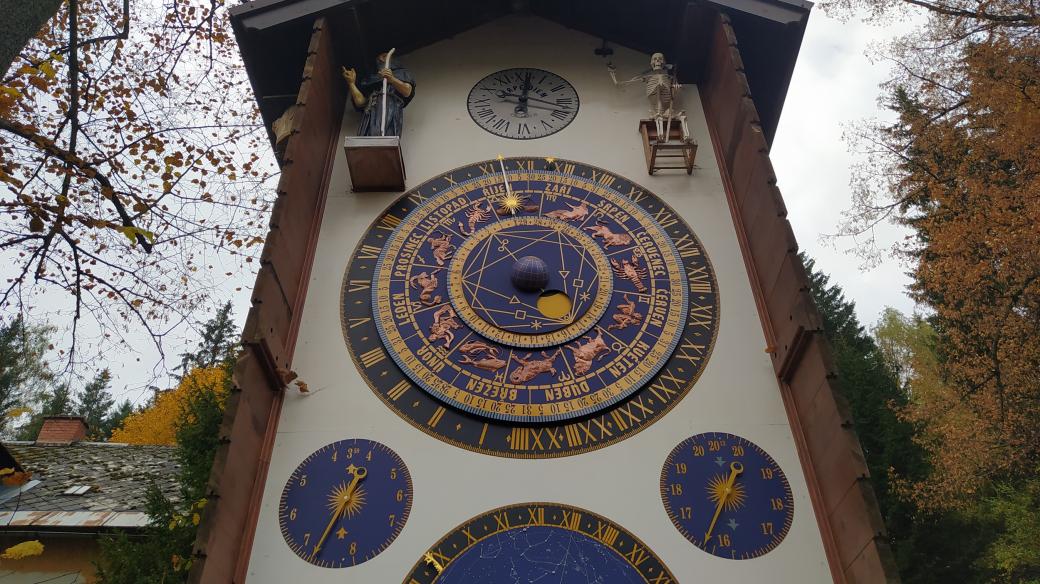 Orloj v Hojsově Stráži