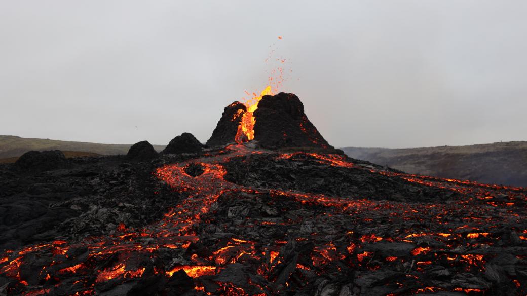 Erupce sopky v údolí Geldingadalir na Islandu, březen 2021