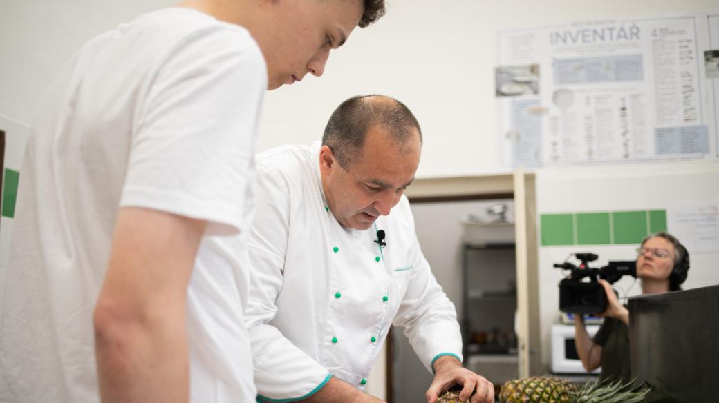 Bývalý šéfkuchař Michal Koch učí žáky na střední škole ve Znojmě