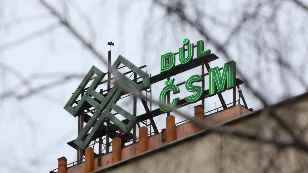 Znak Dolu ČSM Sever ve Stonavě na Karvinsku. Při výbuchu 20. prosince 2018 zemřelo v dole třináct horníků