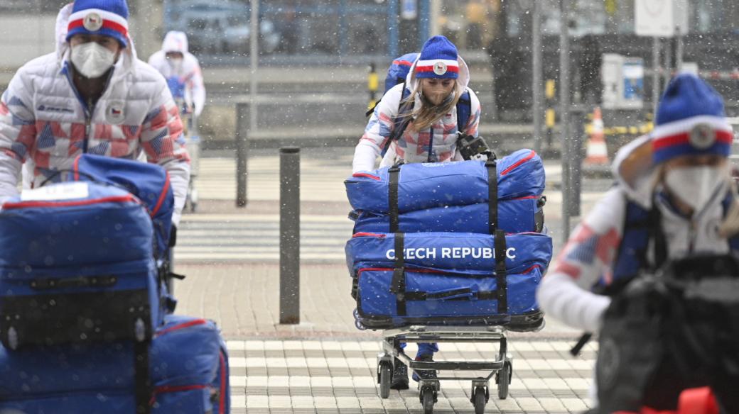 Česká olympijská výprava na cestě na letiště