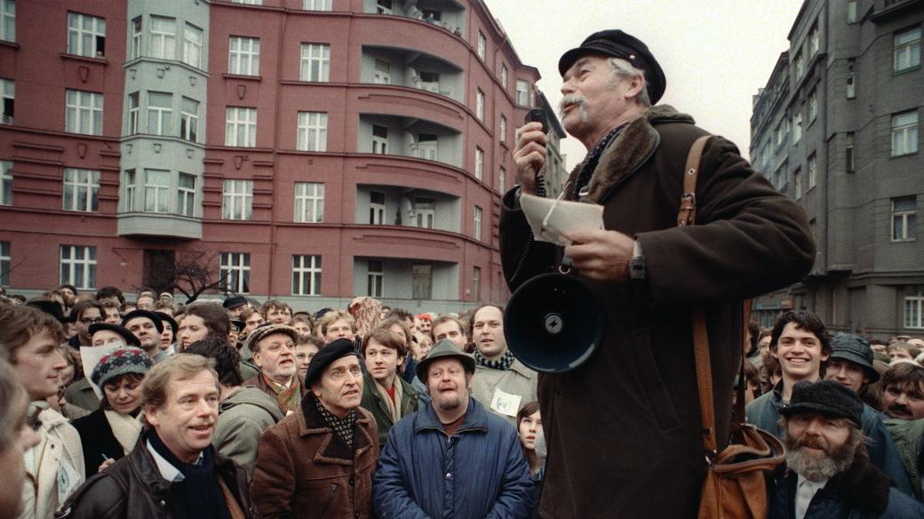 Ladislav Lis během demonstrace na Škroupově náměstí v prosinci 1988