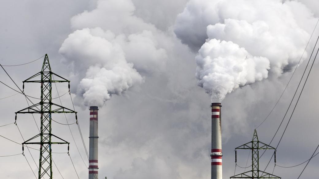 Kouř, uhelná elektrárna, energetika, komín (ilustrační foto)