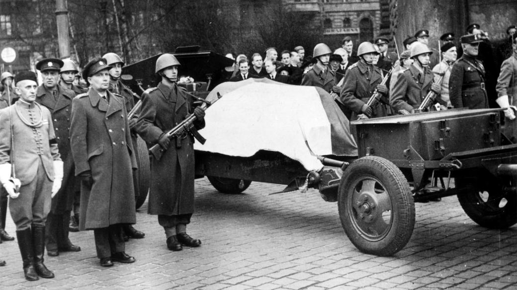 Pohřeb Jana Masaryka v roce 1948