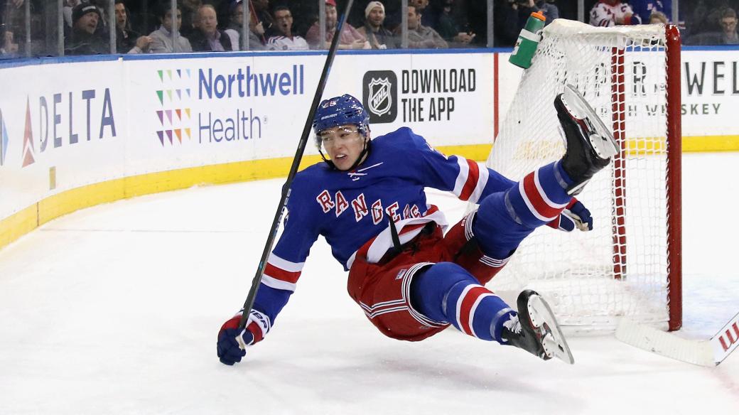 Hokejový obránce Libor Hájek ještě v dresu New York Rangers