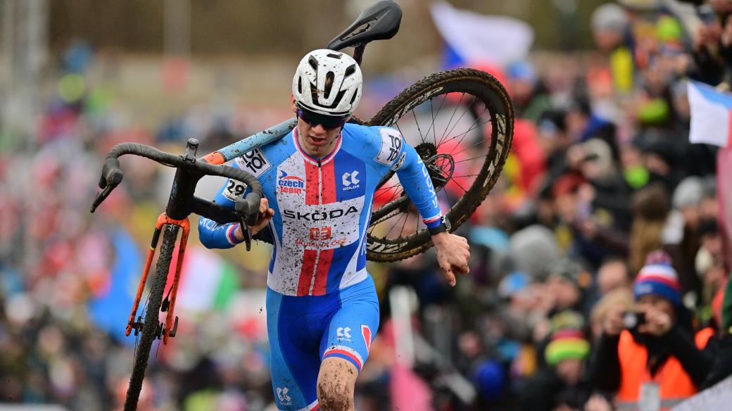 Junior Kryštof Bažant získal na mistrovství světa v cyklokrosu bronzovou medaili