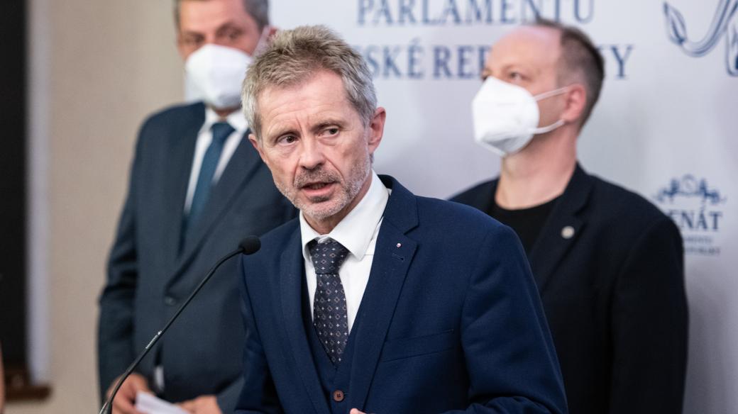 Miloš Vystrčil tiskové konferenci v Senátu.