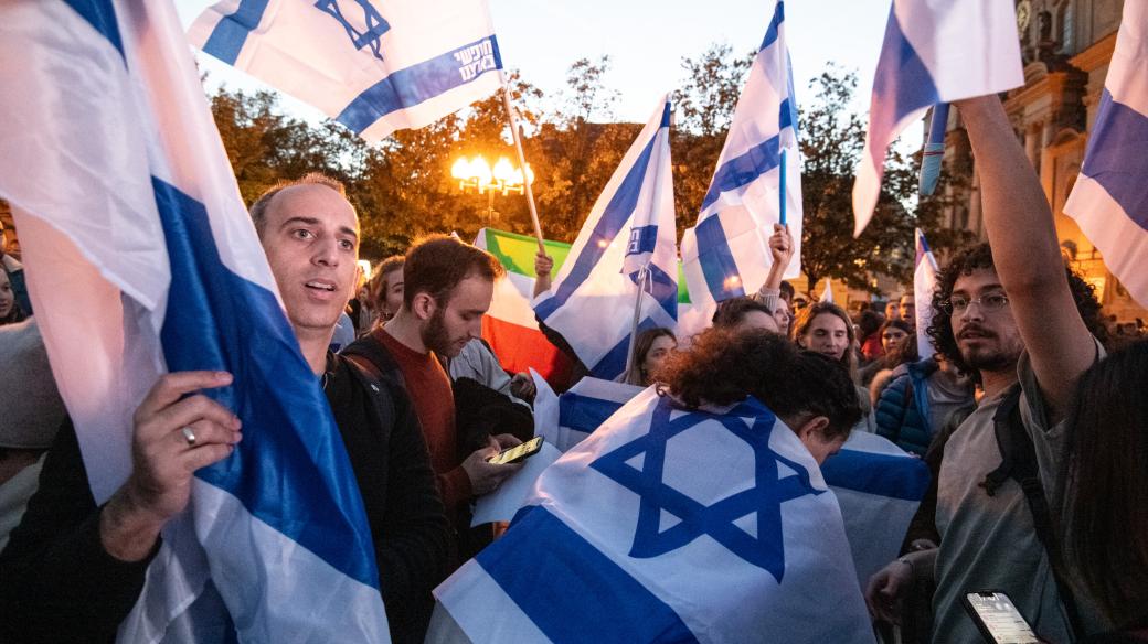 Demonstrace na podporu Izraele v Praze na Staroměstském náměstí
