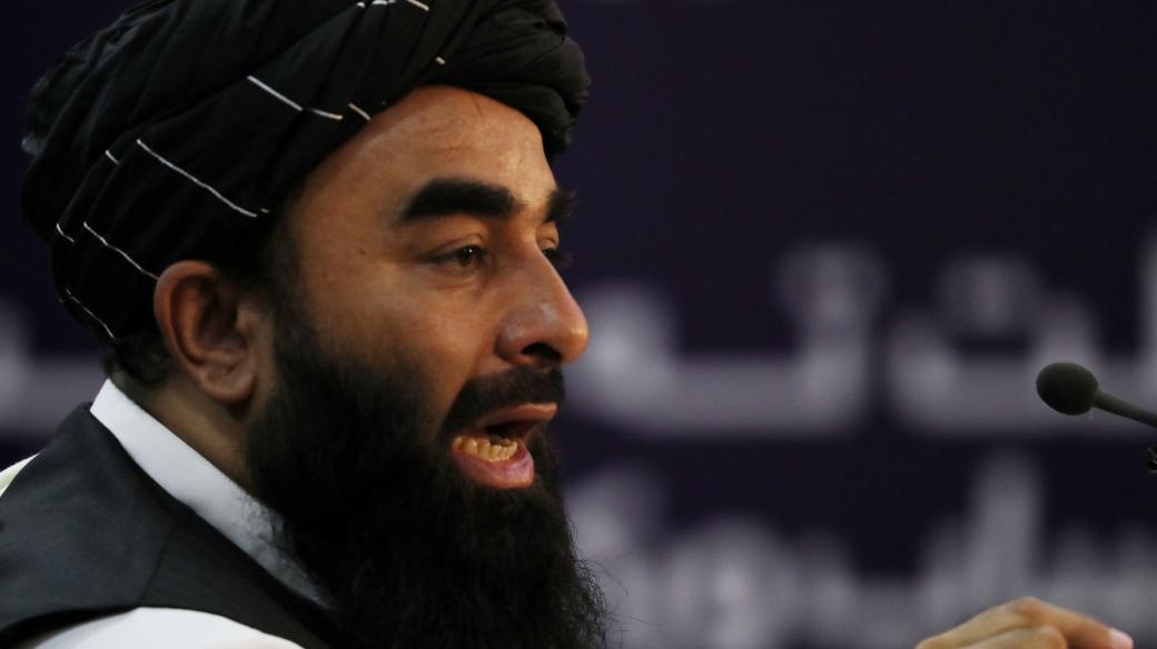 Zabíhulláh Mudžáhid byl řadu let mluvčím Tálibánu, v nové vládě vede ministerstvo informací