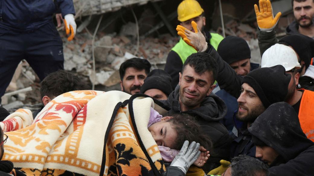 Turecko zasáhlo zemětřesení o síle 7,8 stupně