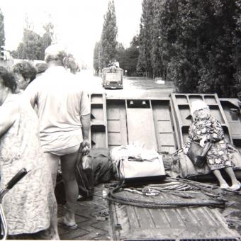 Evakuace Otrokovic na obojživelníku v roce 1997